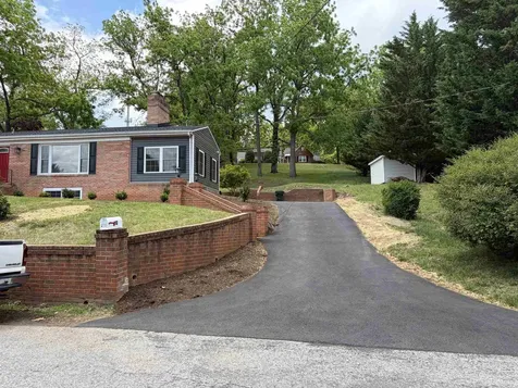 212 Skyland Drive Staunton VA 24401