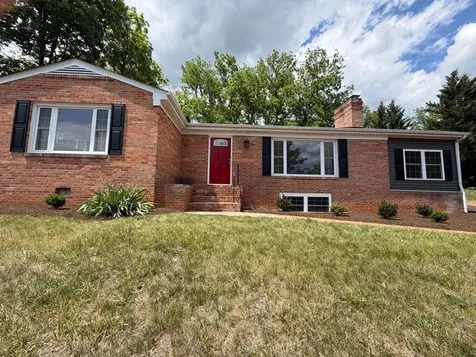 212 Skyland Drive Staunton VA 24401