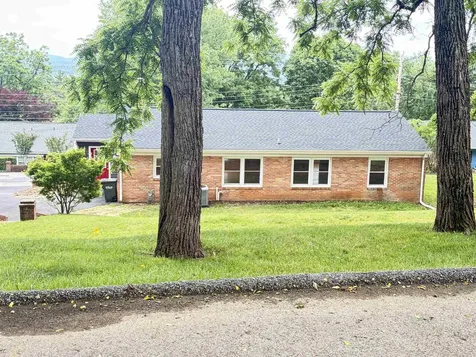 212 Skyland Drive Staunton VA 24401