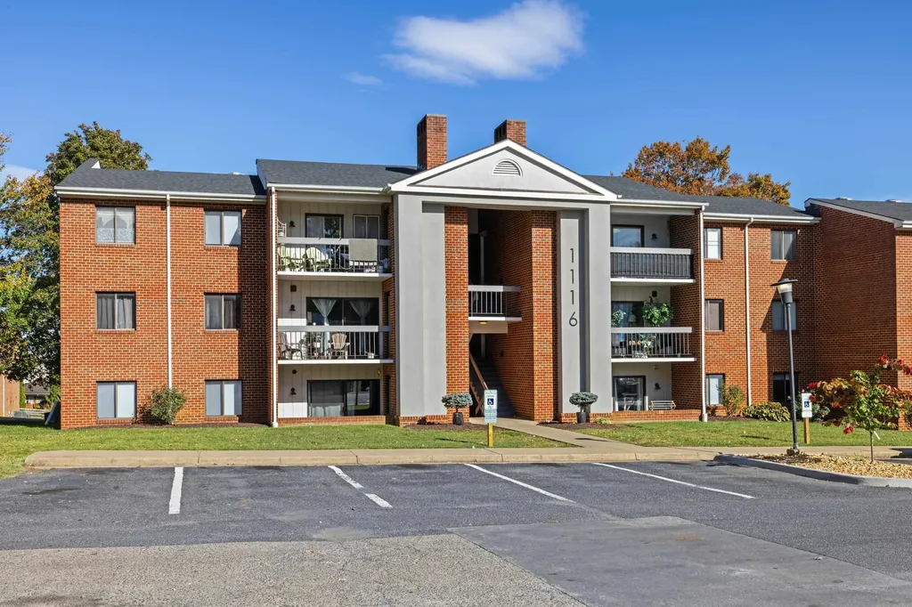 1116 Blue Ridge Drive Harrisonburg VA 22802