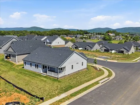 201 Spring Run Lane Waynesboro VA 22980