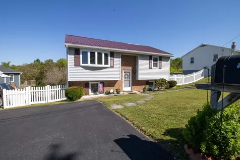 129 Greenview Drive Staunton VA 24401