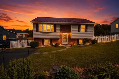 129 Greenview Drive Staunton VA 24401