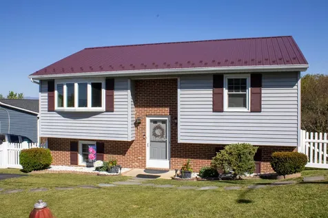 129 Greenview Drive Staunton VA 24401