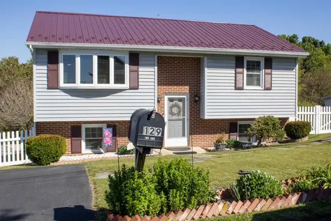 129 Greenview Drive Staunton VA 24401