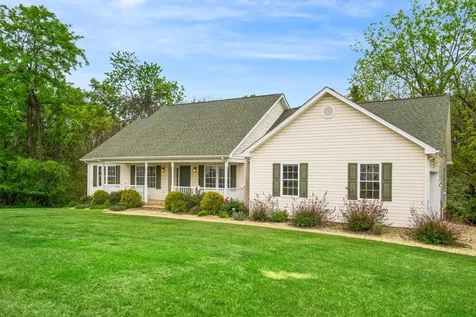 1456 New Hope Road Staunton VA 24401