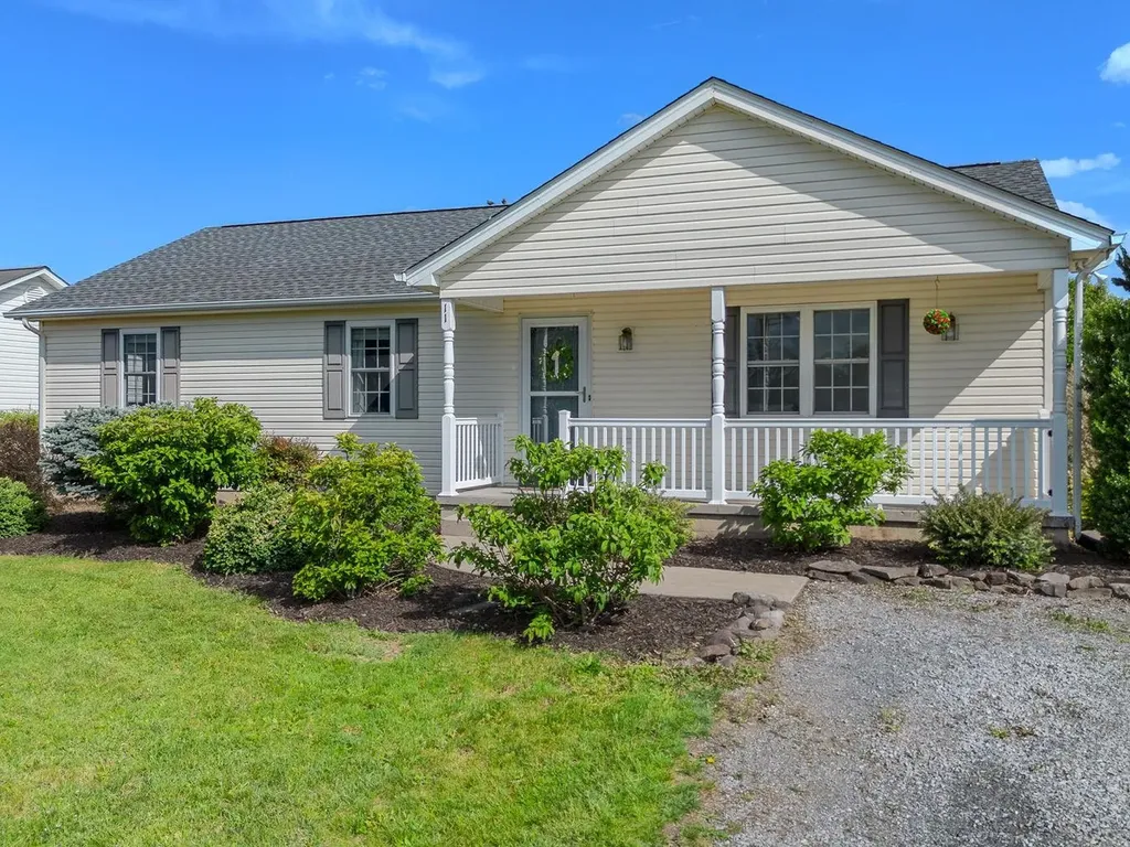 11 Foxhall Lane Weyers Cave VA 24486