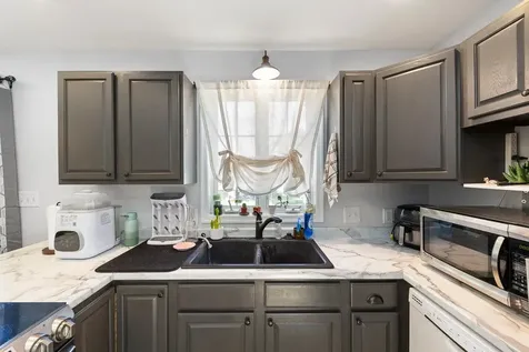 11 Foxhall Lane Weyers Cave VA 24486