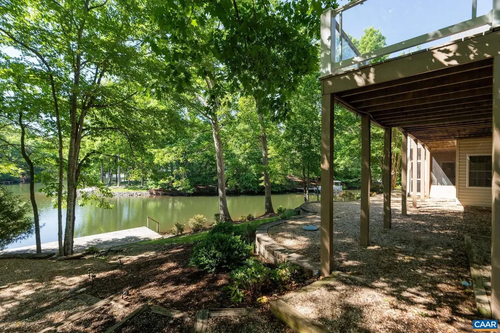 21 Amethyst Road Palmyra VA 22963