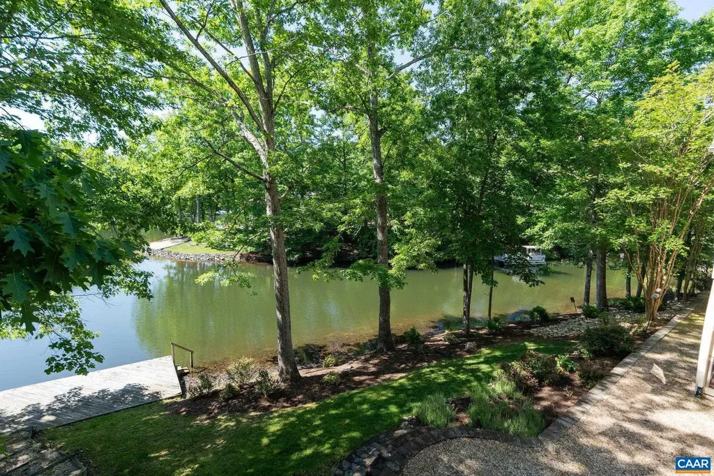 21 Amethyst Road Palmyra VA 22963