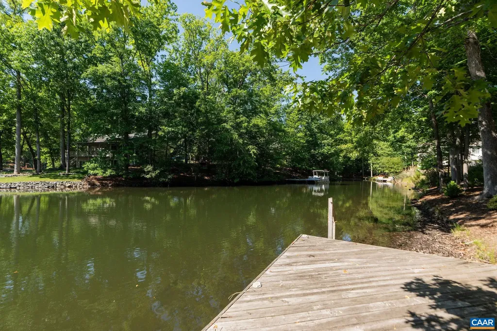 21 Amethyst Road Palmyra VA 22963