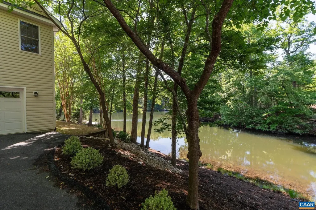 21 Amethyst Road Palmyra VA 22963