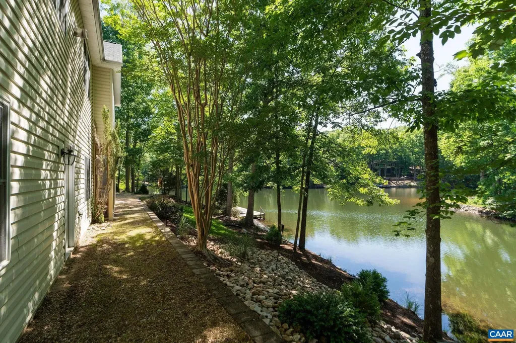 21 Amethyst Road Palmyra VA 22963