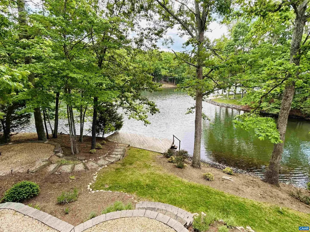 21 Amethyst Road Palmyra VA 22963