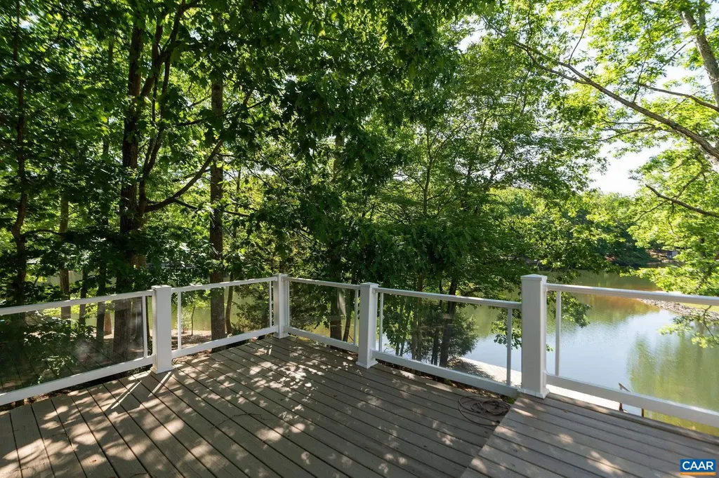 21 Amethyst Road Palmyra VA 22963