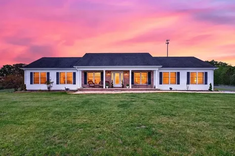 112 Guernsey Lane Staunton VA 24401