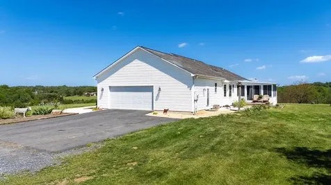 112 Guernsey Lane Staunton VA 24401