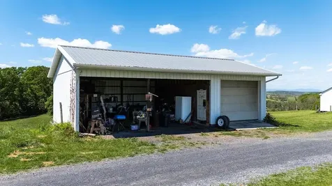 112 Guernsey Lane Staunton VA 24401