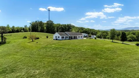 112 Guernsey Lane Staunton VA 24401