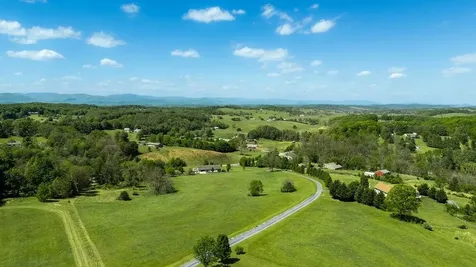 112 Guernsey Lane Staunton VA 24401