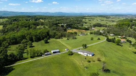 112 Guernsey Lane Staunton VA 24401
