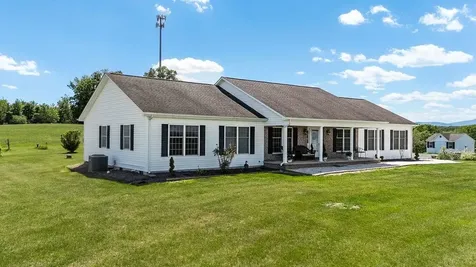 112 Guernsey Lane Staunton VA 24401