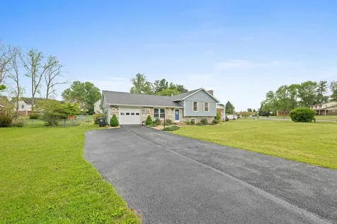 183 Cambridge Drive Stuarts Draft VA 24477