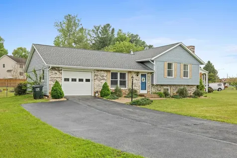 183 Cambridge Drive Stuarts Draft VA 24477