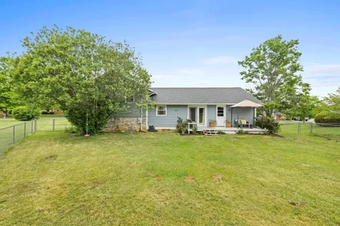 183 Cambridge Drive Stuarts Draft VA 24477