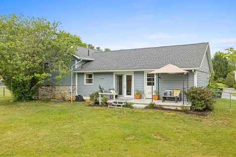 183 Cambridge Drive Stuarts Draft VA 24477