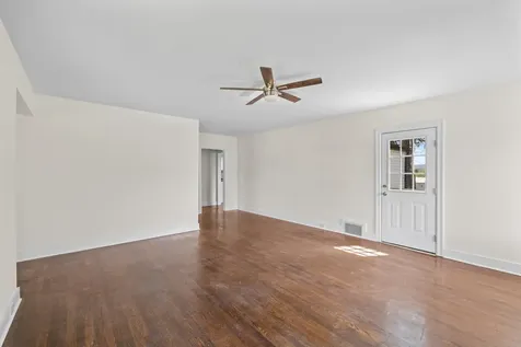 15 West High Street Stuarts Draft VA 24477