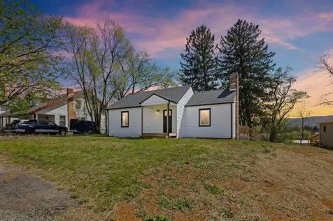 15 West High Street Stuarts Draft VA 24477