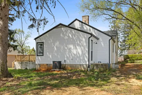 15 West High Street Stuarts Draft VA 24477