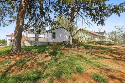 15 West High Street Stuarts Draft VA 24477