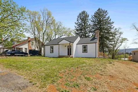15 West High Street Stuarts Draft VA 24477