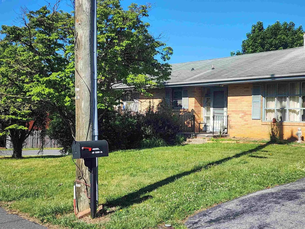 312 Austin Avenue Staunton VA 24401