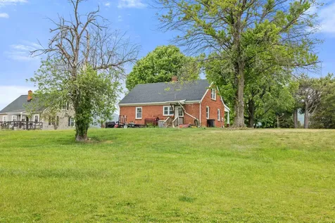 3024 East Side Highway Grottoes VA 24441