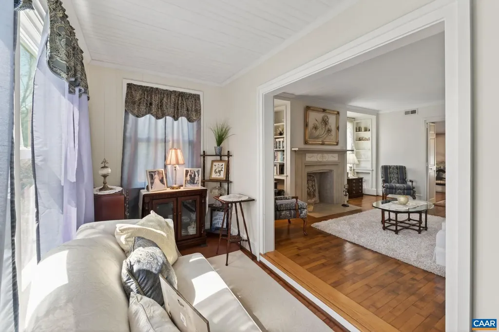 28 Ridgeway Farm Court Keswick VA 22947