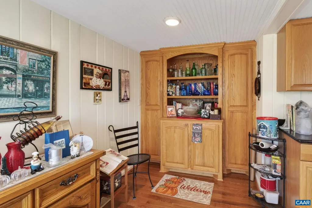 28 Ridgeway Farm Court Keswick VA 22947