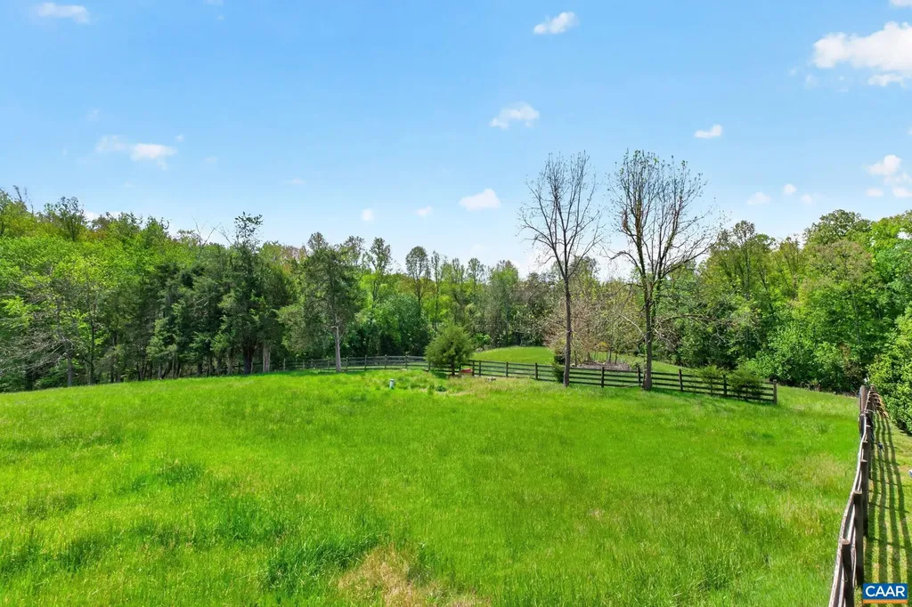 28 Ridgeway Farm Court Keswick VA 22947