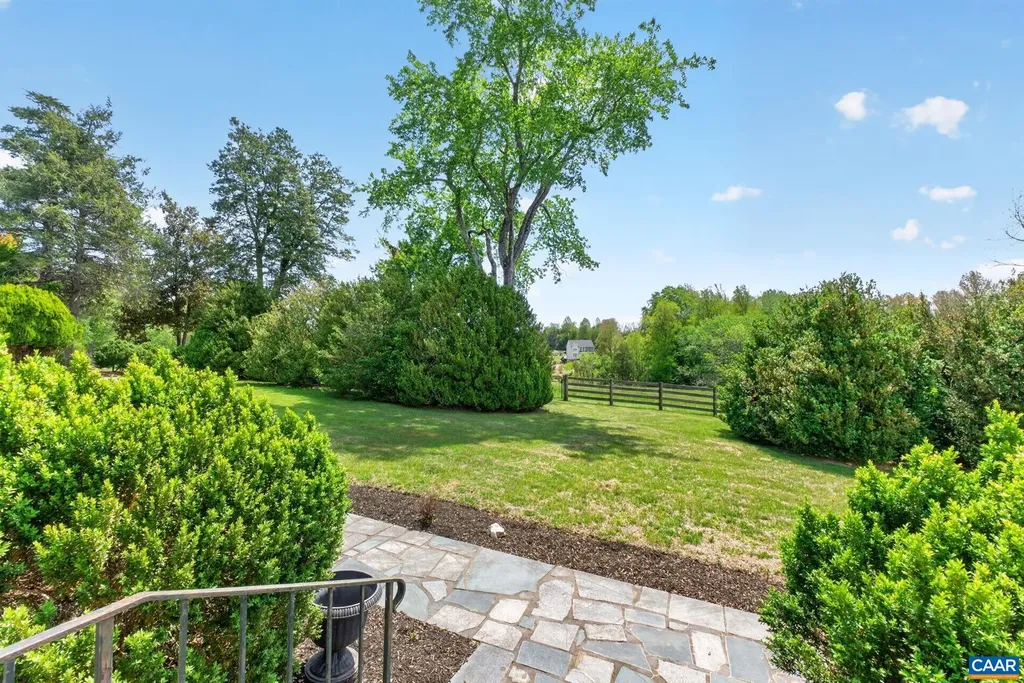 28 Ridgeway Farm Court Keswick VA 22947