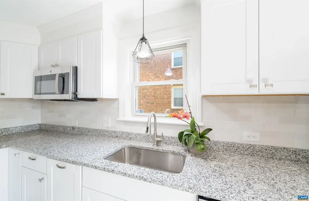 1036 Locust Avenue Charlottesville VA 22901