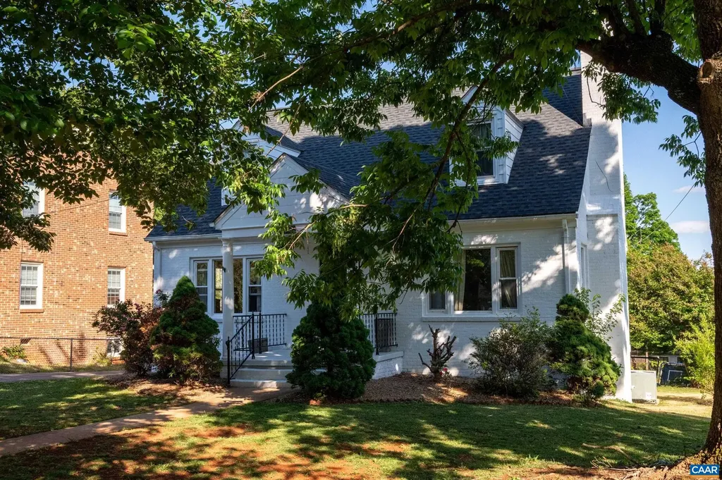 1036 Locust Avenue Charlottesville VA 22901