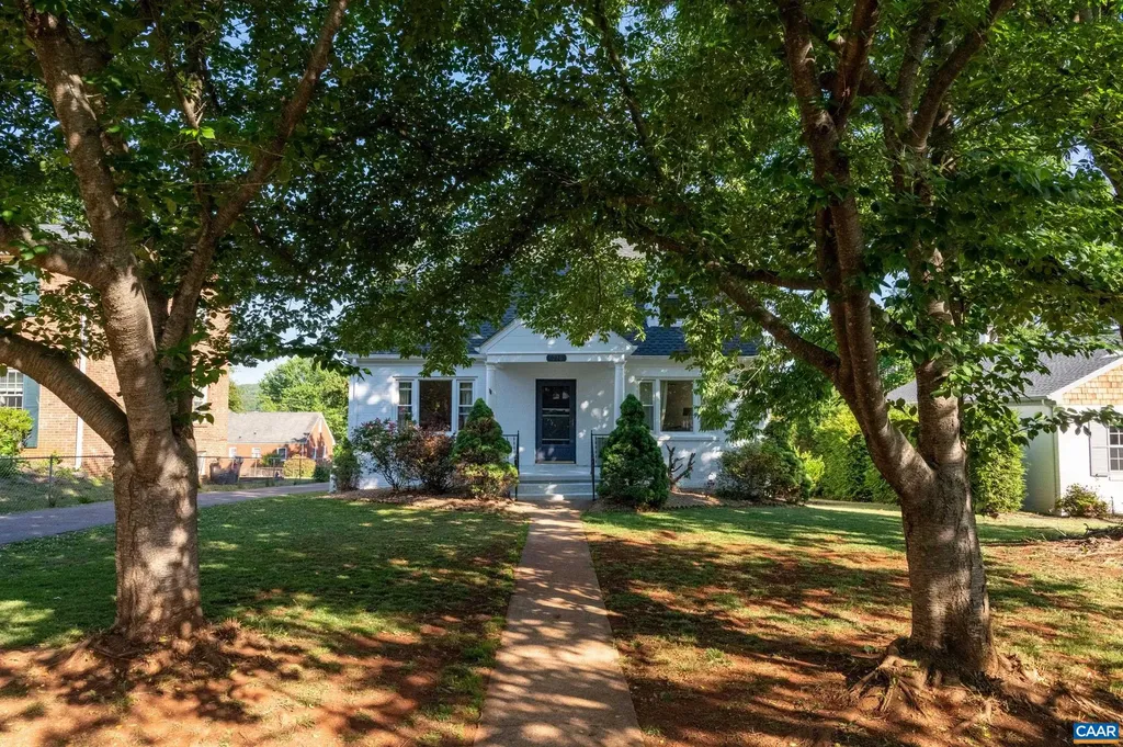 1036 Locust Avenue Charlottesville VA 22901