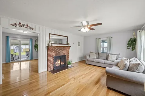 118 Stuart Avenue Stuarts Draft VA 24477