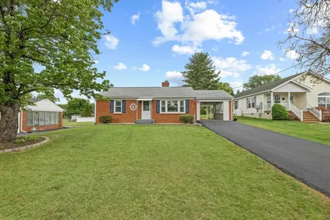 118 Stuart Avenue Stuarts Draft VA 24477