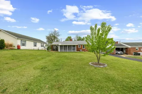 118 Stuart Avenue Stuarts Draft VA 24477