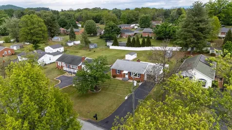 118 Stuart Avenue Stuarts Draft VA 24477