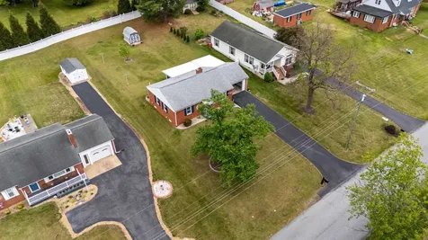 118 Stuart Avenue Stuarts Draft VA 24477
