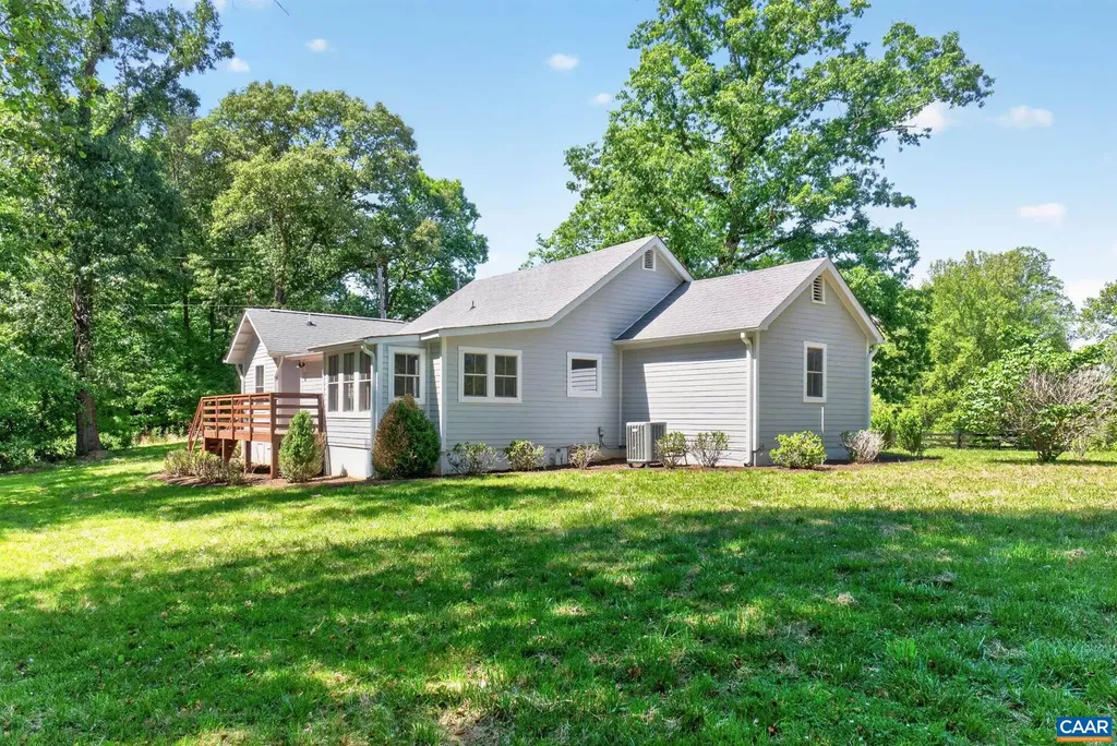 9702 Hatton Ferry Road Scottsville VA 24590
